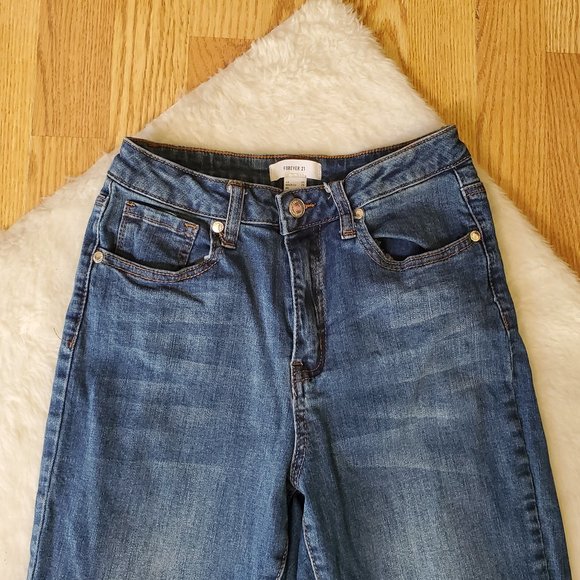 FOREVER 21 STRETCH FRAYED HEM SKINNY JEANS - Picture 3 of 8